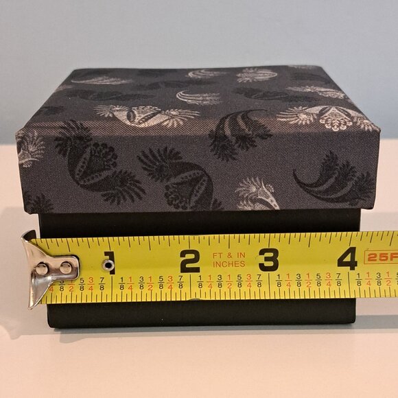 Cleveland Museum of Art Men's 100% Slik Tie "Embroidered Collar" Pattern NWT - Picture 11 of 13